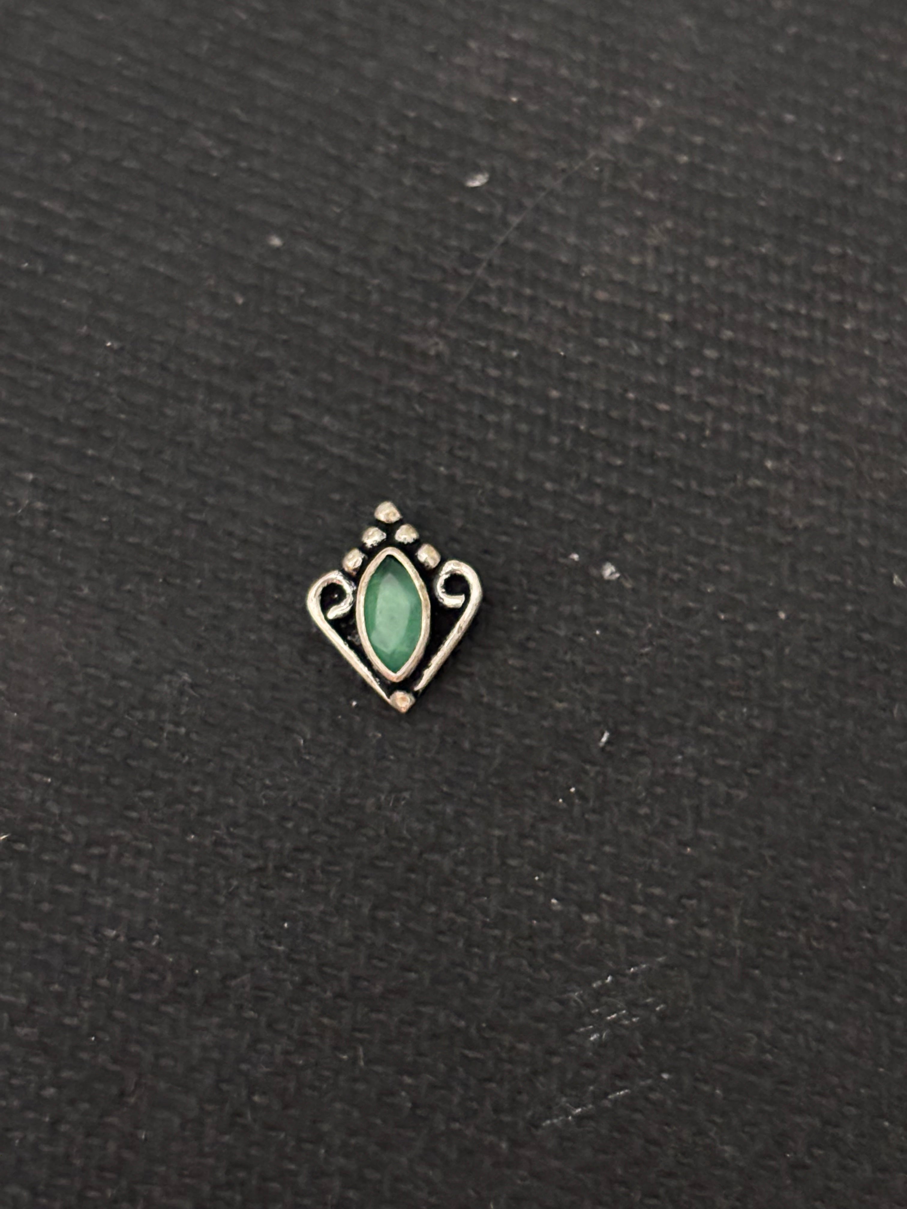 Silver Green Stone Nosepin