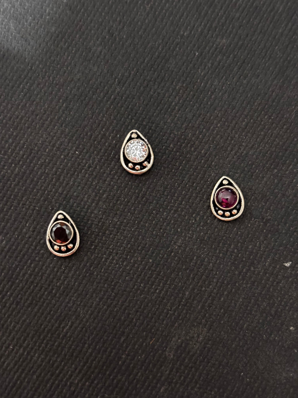 Tear Drop Medium Size Nosepin