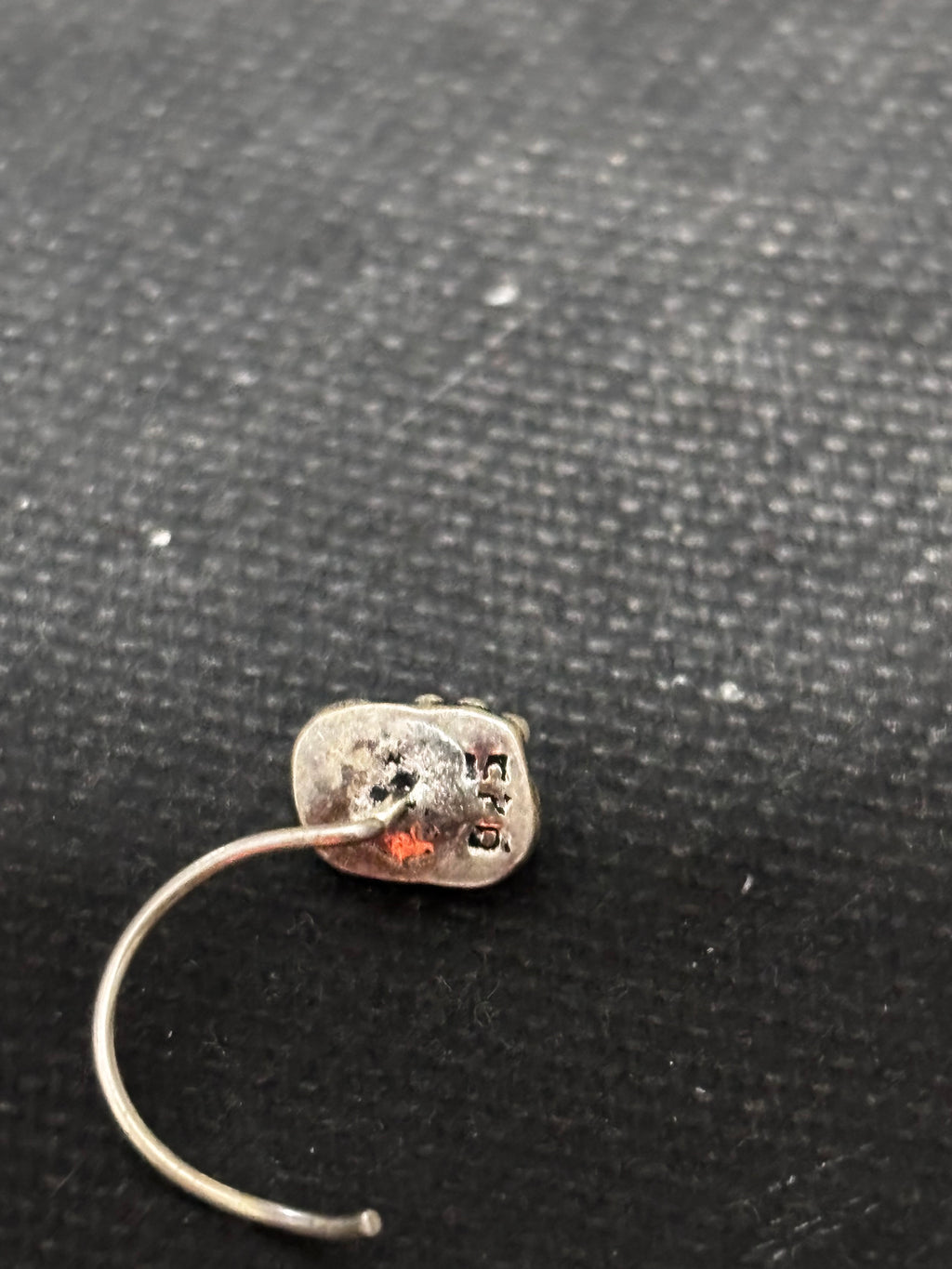 Red Silver Nosepin